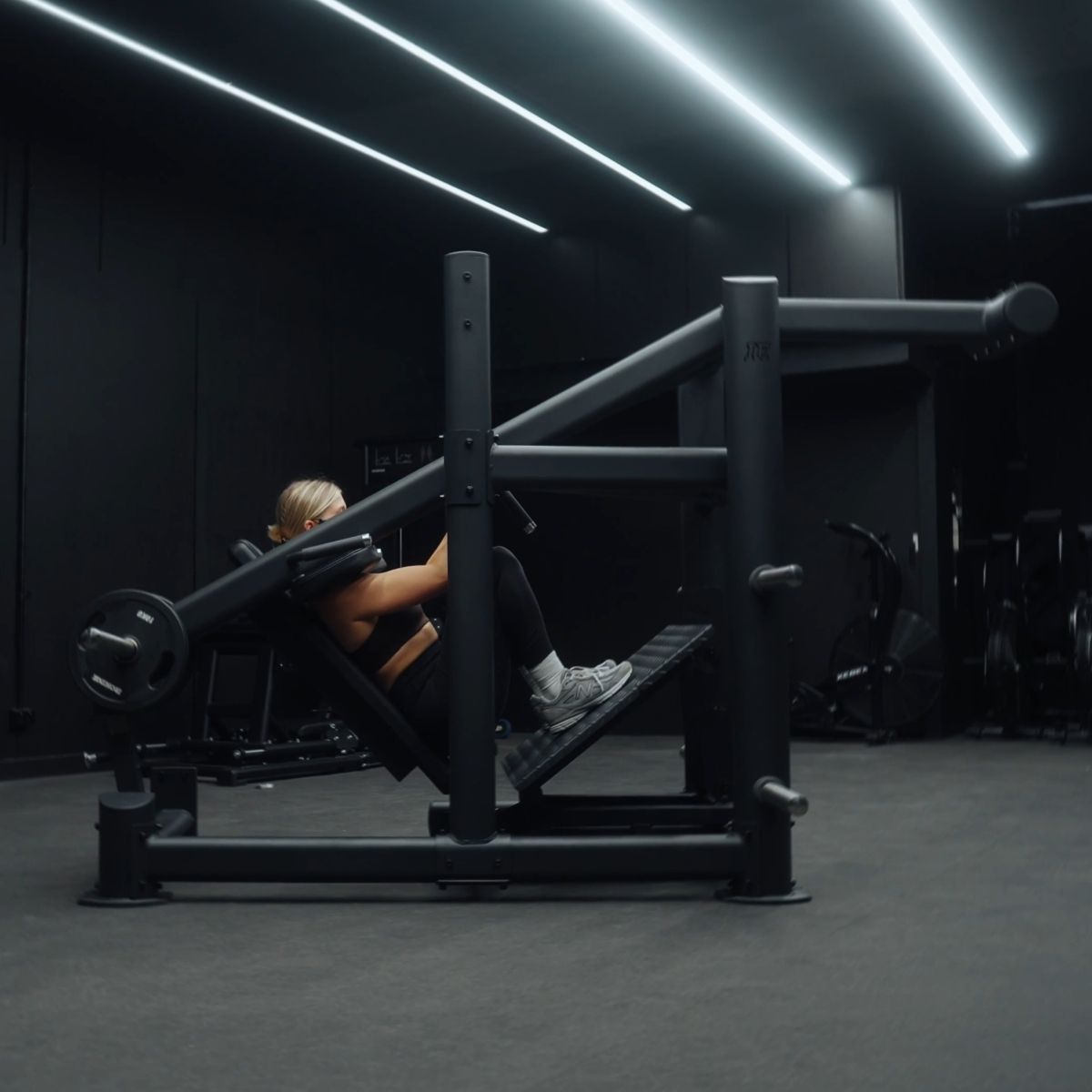 Pendulum Squat - Onyx™ Series