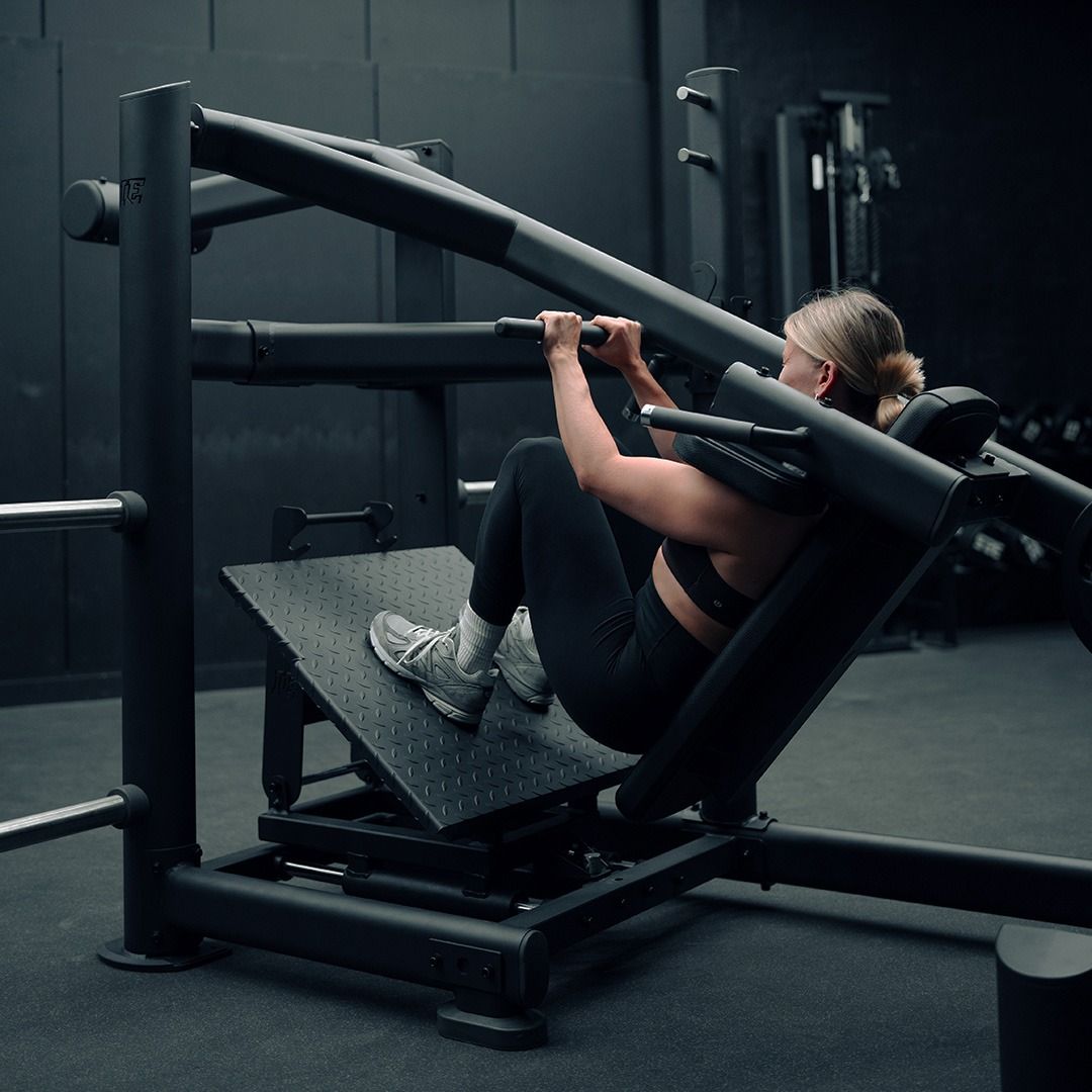 Pendulum Squat - Onyx™ Series